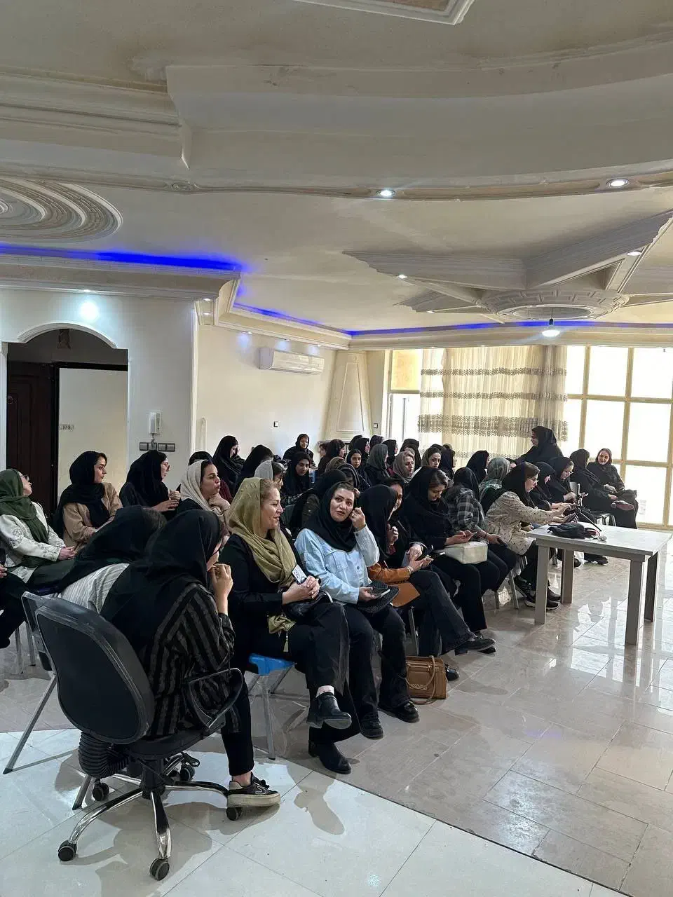 کاردرخانه باگوشی برای خانوم های خانه داروشاغل|استخدام بازاریابی و فروش|تهران, جردن|دیوار