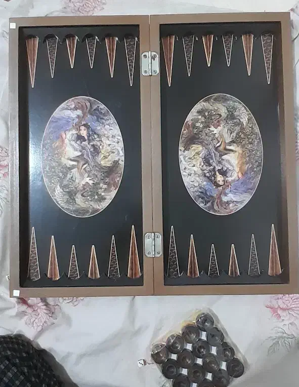 تخته نرد و شطرنج قدیمی عتیقه|کلکسیون اشیاء عتیقه|فولادشهر, B4|دیوار