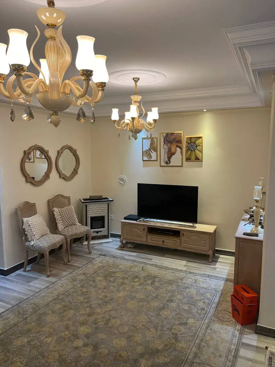 ۷۳ متر دو خواب بسیار شیک طبقه ۳