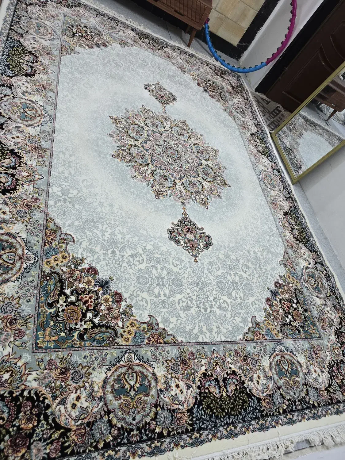 فرش|فرش|مشهد, هفده شهریور|دیوار