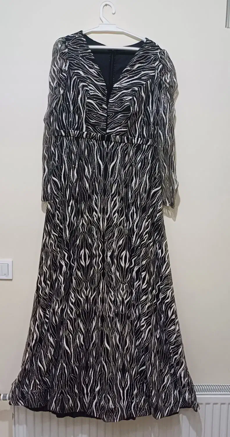 لباس مجلسی|لباس|اندیشه, اندیشه فاز ۱|دیوار