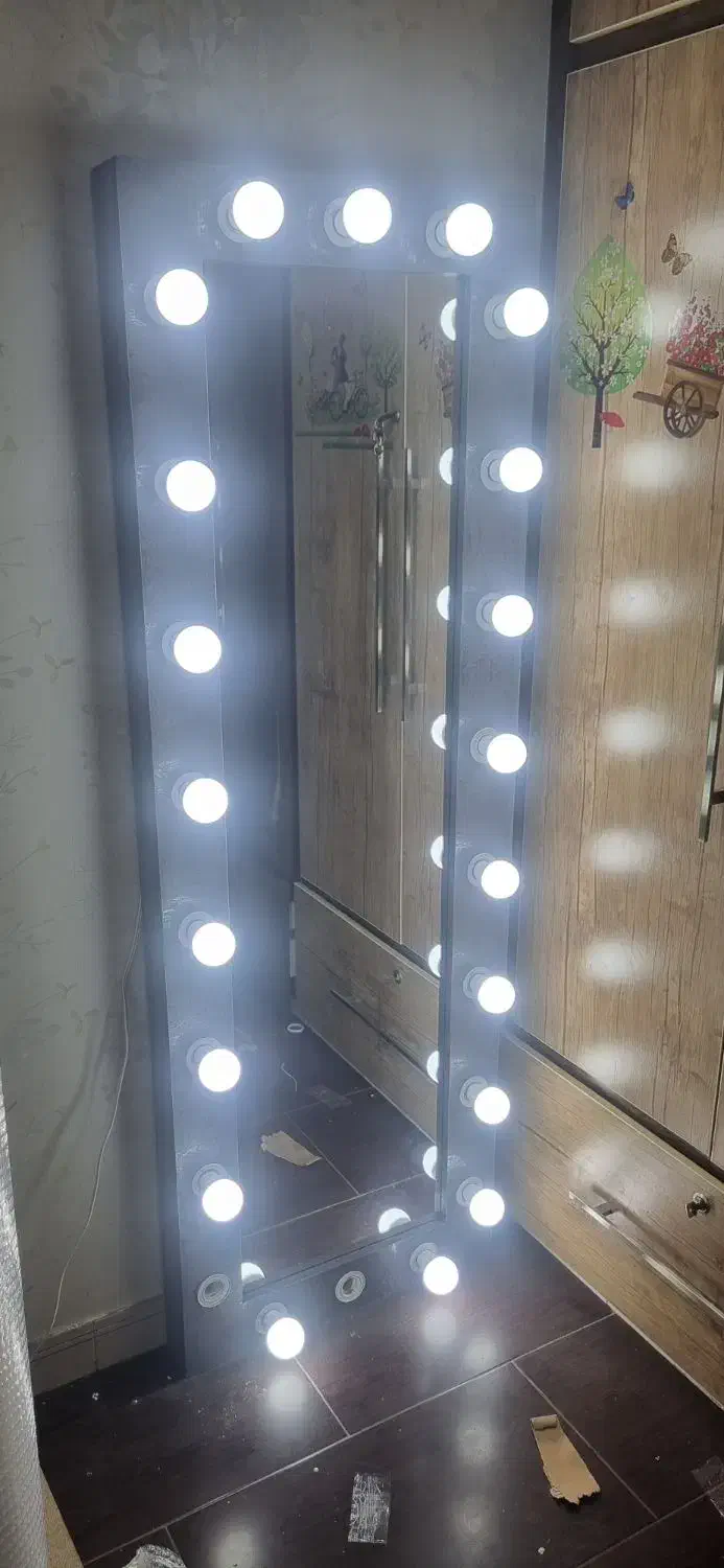 آیینه قدی نور|آرایشگاه و سالن‌های زیبایی|برازجان, |دیوار