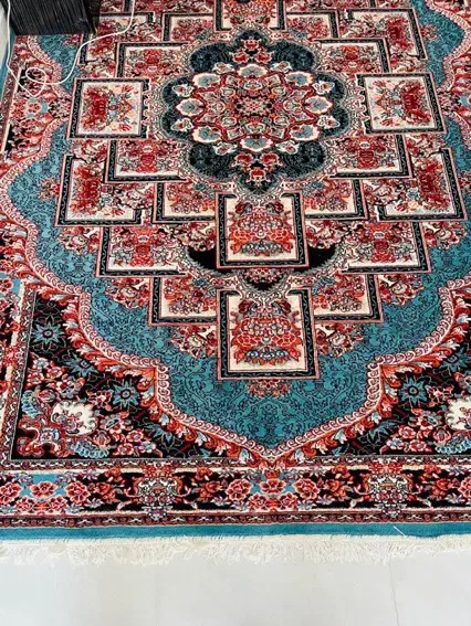 فرش ۷۰۰ شانه|فرش|لاهیجان, کوی استادان|دیوار