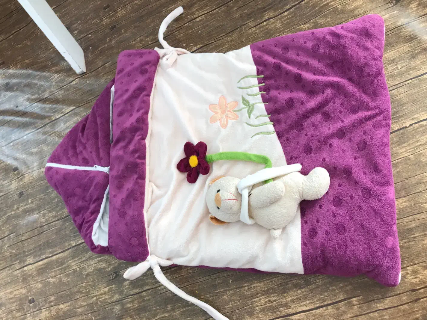 قنداق بچه|اسباب‌بازی بچه|تنکابن, |دیوار