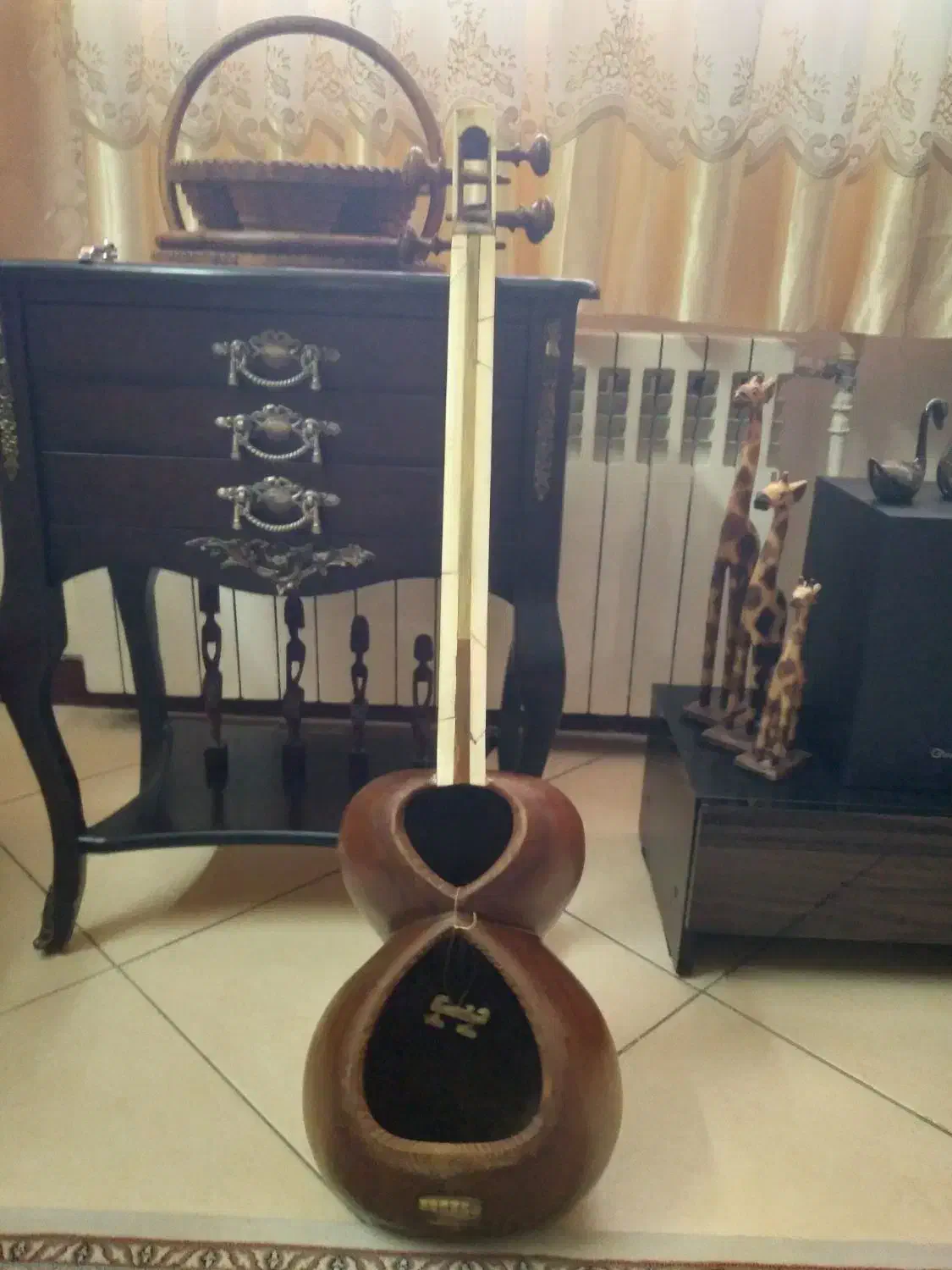 تار قدیمی و آنتیک|سازهای سنتی|تهران, دروازه شمیران|دیوار