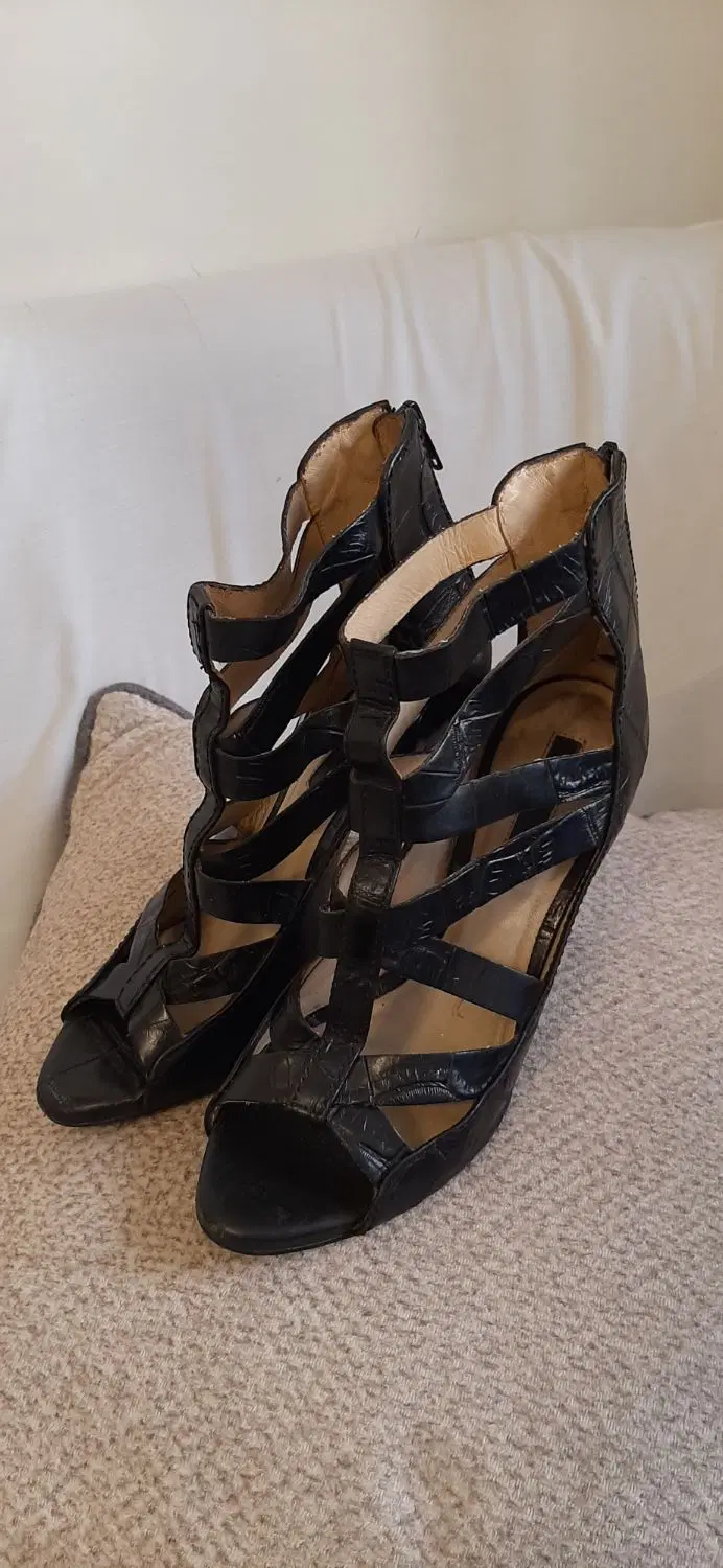 صندل تمام چرم ZARA اورجینال و کتانی اورجینال NIKE|کیف، کفش، کمربند|تهران, جنت‌آباد جنوبی|دیوار