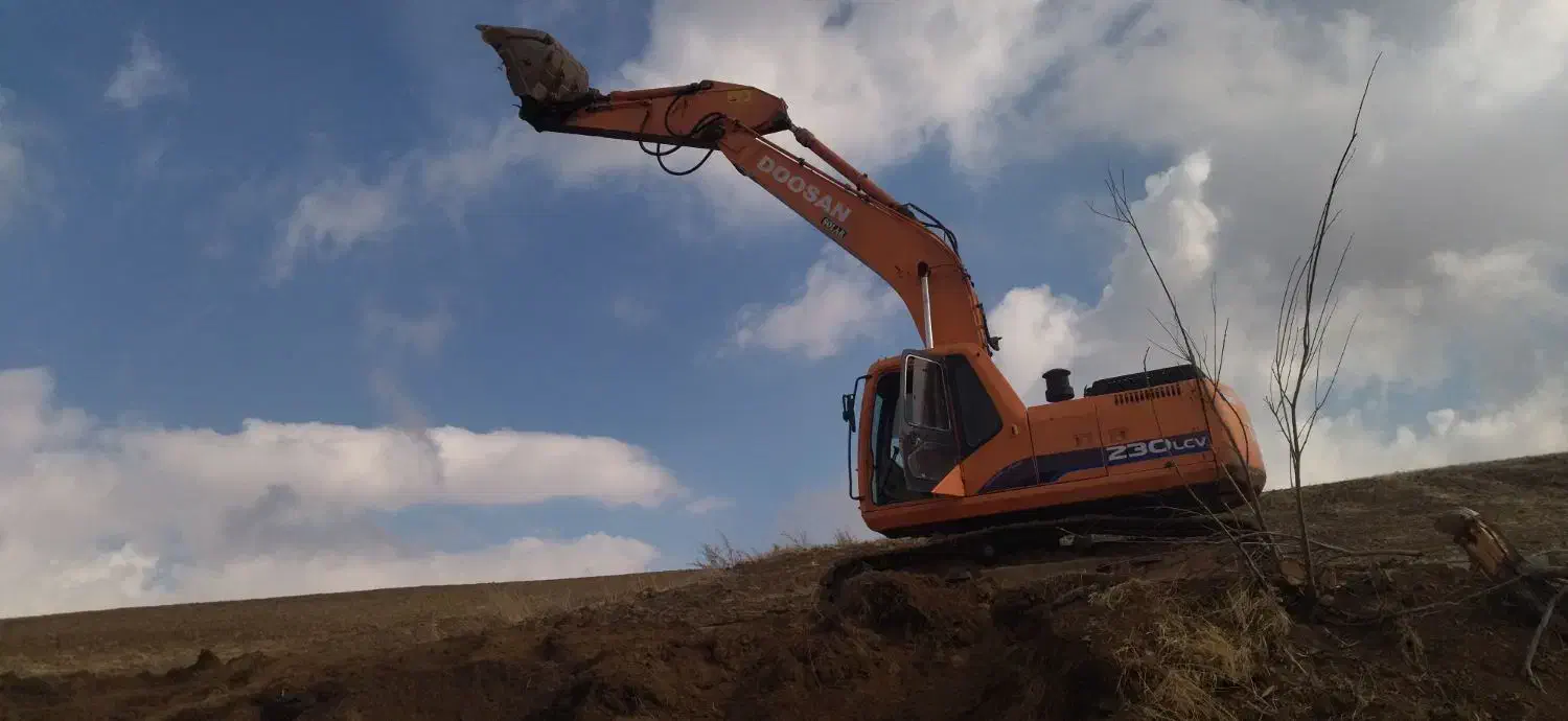 نیازمند راننده بیل میکانیکی بومی با حقوق مناسب|استخدام حمل و نقل|میانه, |دیوار