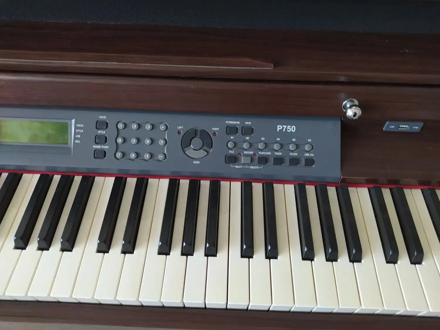 پیانو موکو p750|پیانو، کیبورد، آکاردئون|اصفهان, کوی امیریه|دیوار