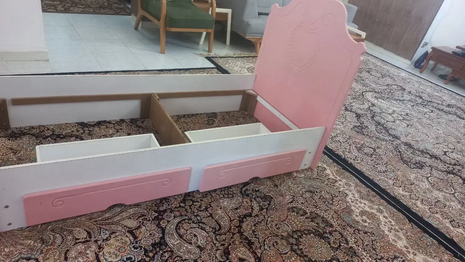 تخت نوجوانی ۹۰در۱۸۰باروکش وکیوم.همراه تشک|تخت و سرویس خواب|بجنورد, |دیوار