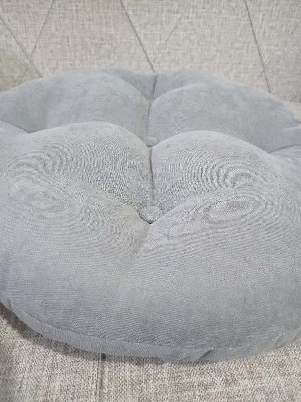 بالشت نشیمن|رختخواب، بالش، پتو|لاهیجان, کوی آزادگان|دیوار