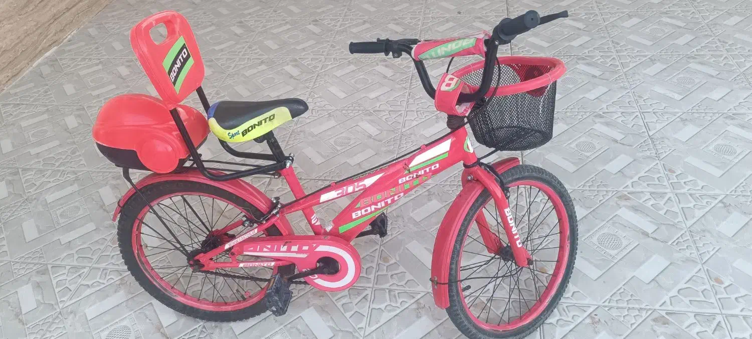 دوچرخه|دوچرخه، اسکیت، اسکوتر|جره و بالاده, |دیوار