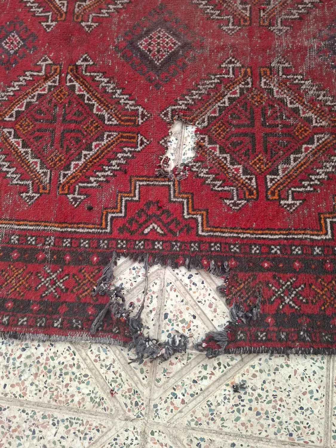 فرش دست بافت قدمت دار|فرش|اسلام‌شهر, مطهری|دیوار