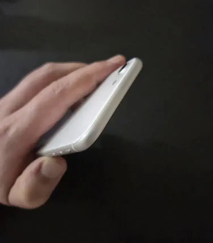 آیفون تمیز در حد - iphone se 2020|موبایل|تهران, علم و صنعت|دیوار