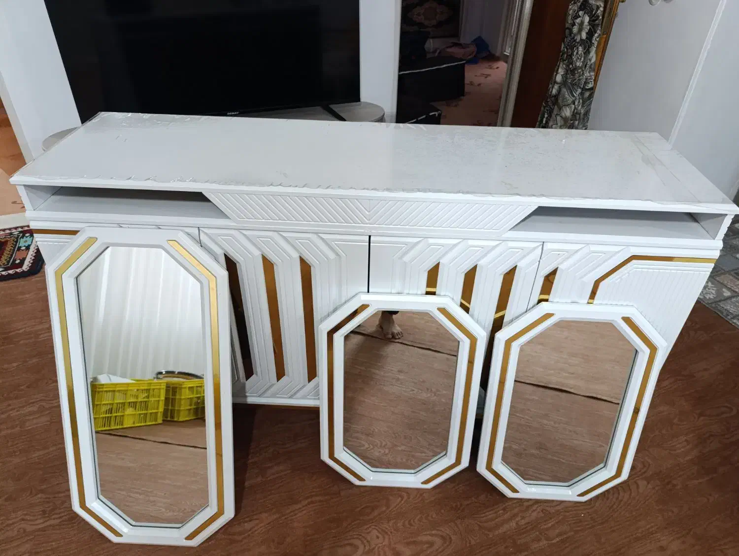 میز کنسول همراه با آینه|بوفه، ویترین، کنسول|ابهر, |دیوار