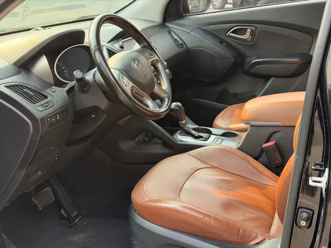 توسان ۲۰۱۵|خودرو سواری و وانت|تهران, درختی|دیوار