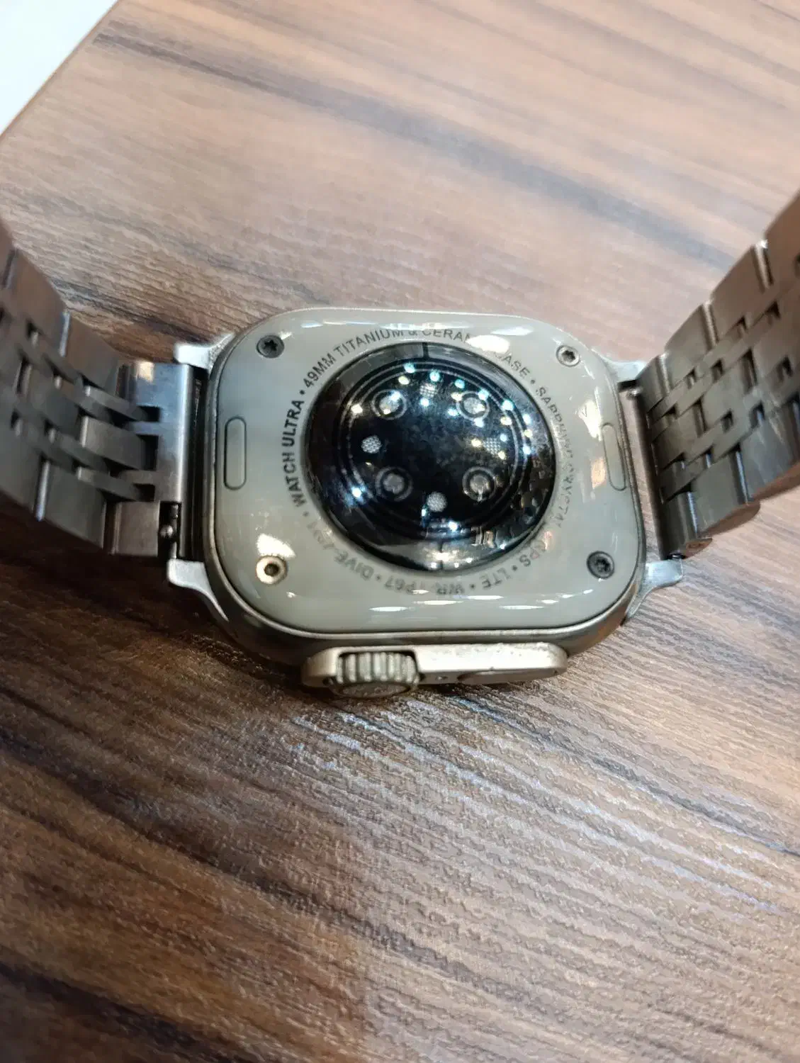 ساعت هوشمند|ساعت|رباطکریم, رباطکریم|دیوار