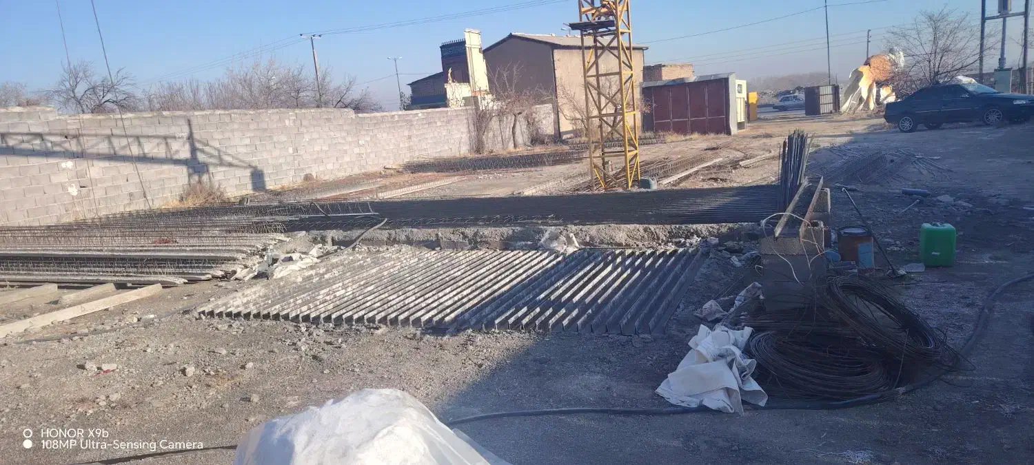 فروش جرثقیل برای کارگاه تیرچه سازی|ماشین‌آلات صنعتی|همدان, |دیوار