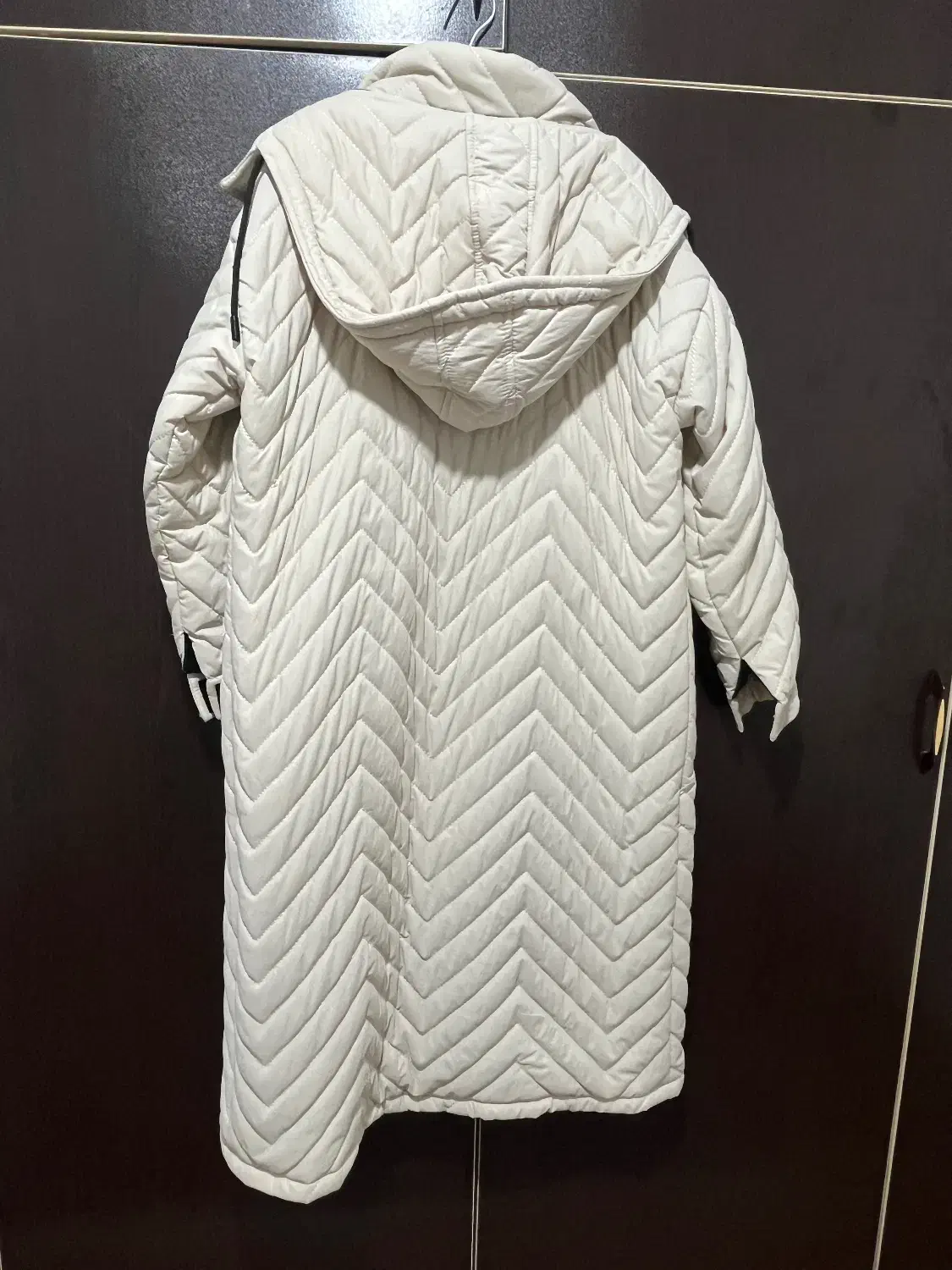 کاپشن|لباس|فومن, |دیوار