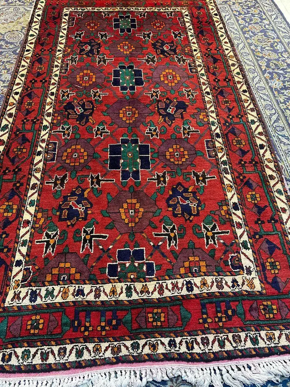 بلوچ‌۴/۵متری در۲طرح ورنگ زیبا(حراج فرش خیام)|فرش|کرج, کوی امامیه|دیوار