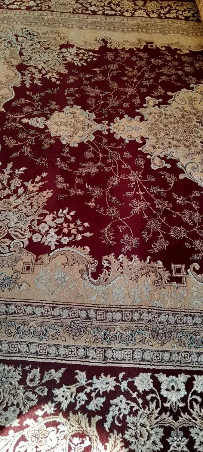 سلام یه سری وسایل خانگی بفروش می‌رسد|فرش|صحنه, |دیوار