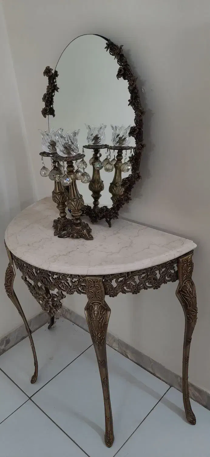 آینه شمعدان|آینه|تهران, نیروی هوایی (پیروزی)|دیوار