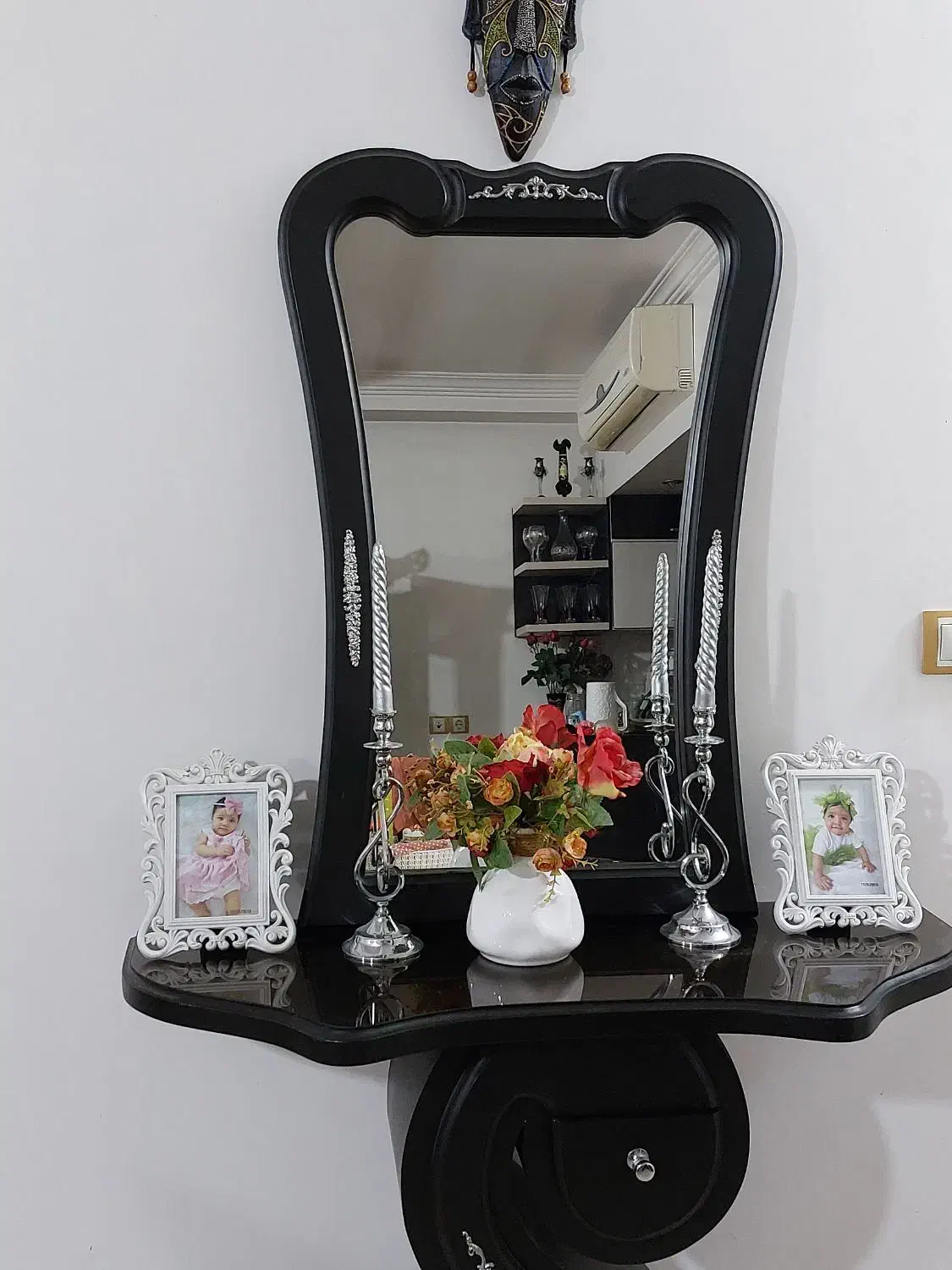 کنسول آینه سالم و تمیز و شیک فقط ۷۰۰ت|بوفه، ویترین، کنسول|گرگان, |دیوار