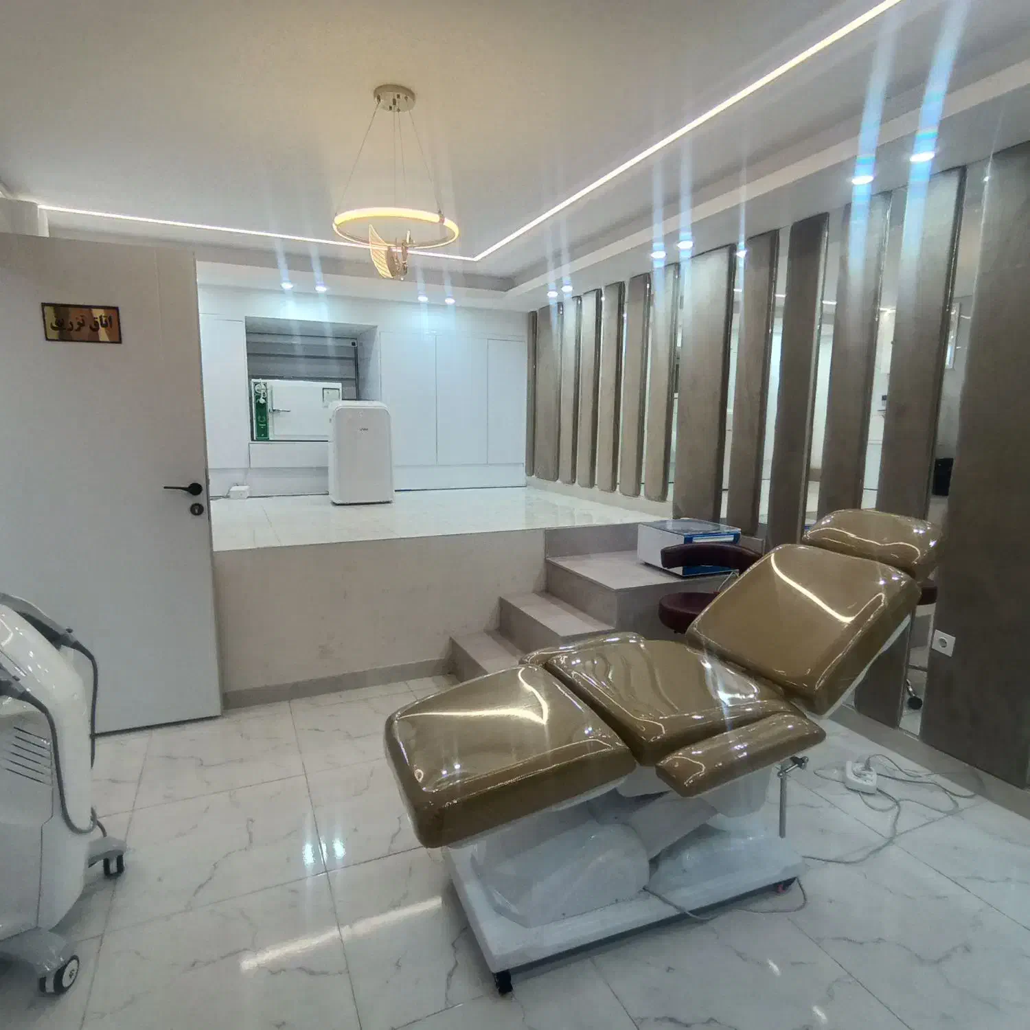 اجاره ۱۴۵متری ۴خواب فوق شیک جهت آرایشگاه زنانه|اجارهٔ دفتر کار، اتاق اداری، مطب|ایلام, |دیوار