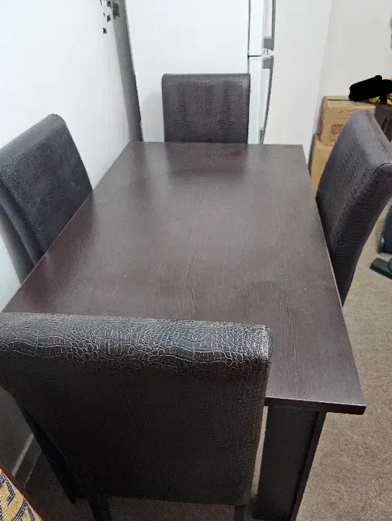 میزناهاری خوری شیک|میز و صندلی غذاخوری|صدرا-فارس, فاز ۱|دیوار