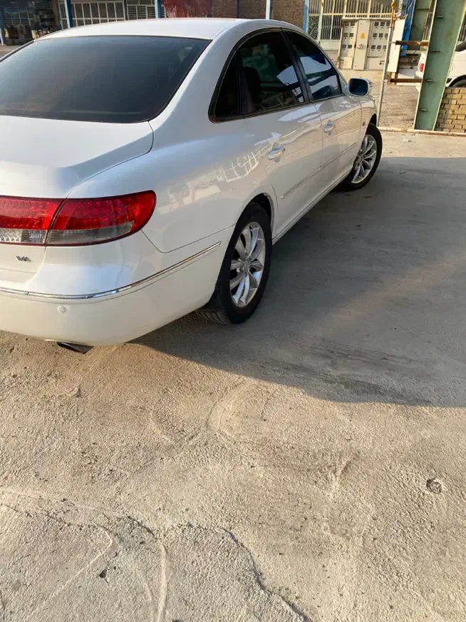 ازرا ۲۰۰۸ سفید درحد کم کارکرد ماشین خانگی|خودرو سواری و وانت|ارومیه, |دیوار