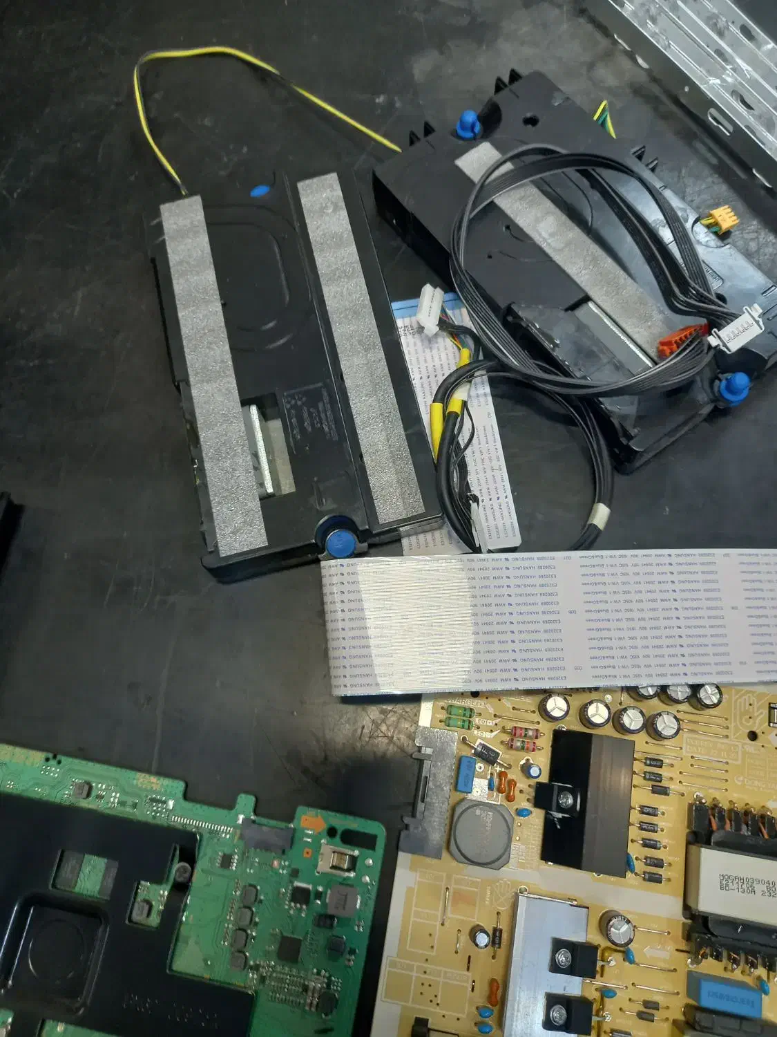 قطعات تلویزیون سامسونگ ۶۵ اینچ کاملا نو|تلویزیون و پروژکتور|ری, دیلمان|دیوار