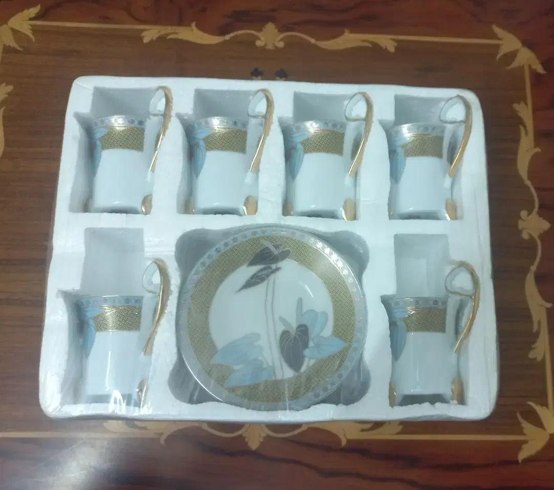 فنجان و نعلبکی نو|ظروف سرو و پذیرایی|ری, جوانمرد قصاب|دیوار