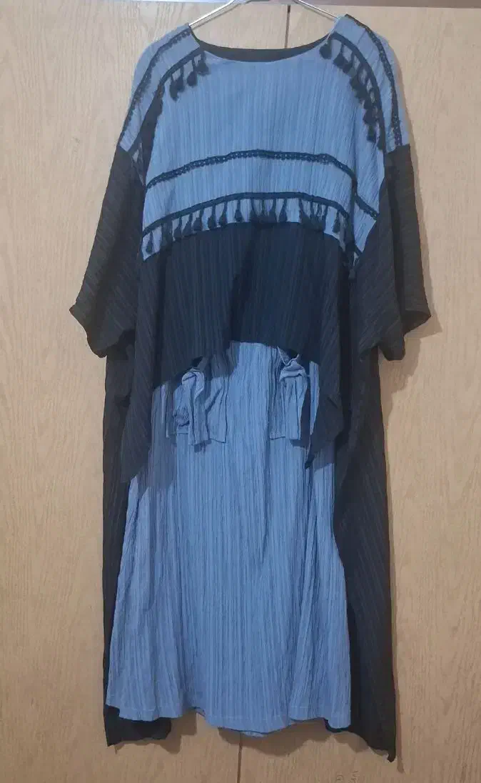 مانتو دوتکه|لباس|تهران, مقدم|دیوار