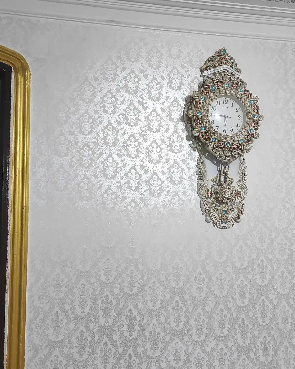 رنگ آمیزی و سفیدکاری نوین تضمینی|خدمات پیشه و مهارت|اهر, |دیوار