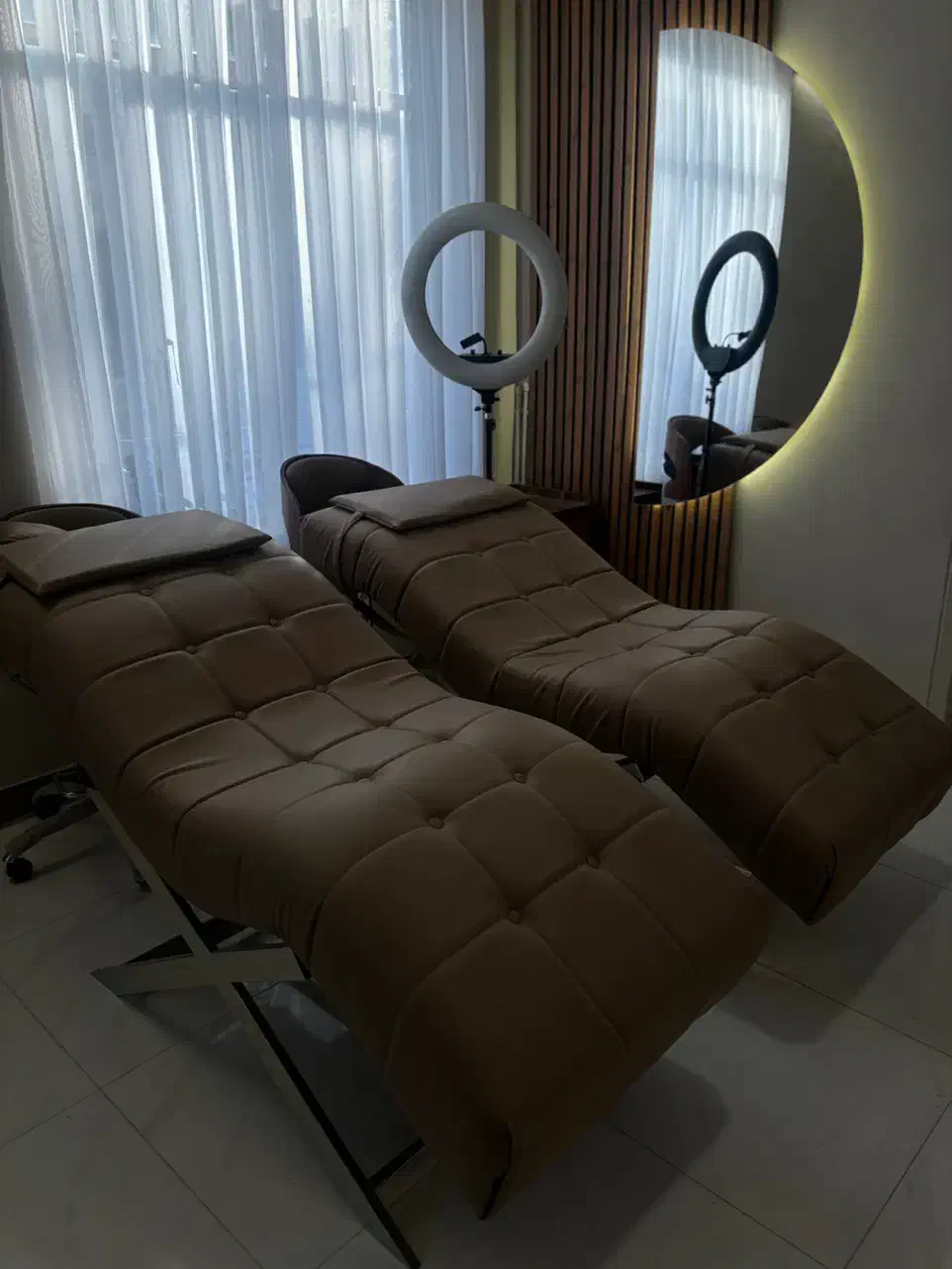 همکاری باناخنکار و مژه کار|استخدام درمانی، زیبایی، بهداشتی|اراک, |دیوار