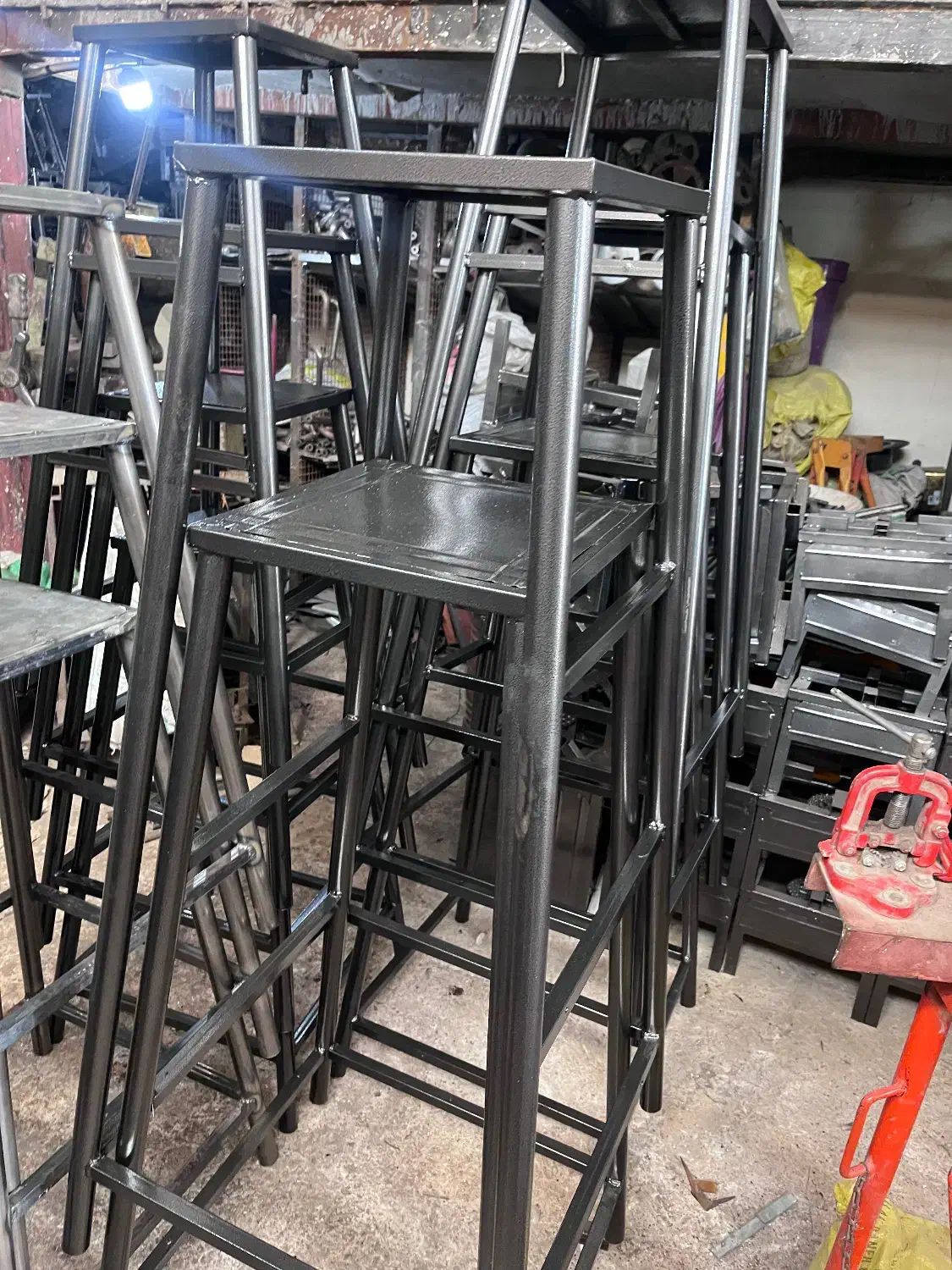 چهارپایه|صندلی و نیمکت|کوهدشت, |دیوار