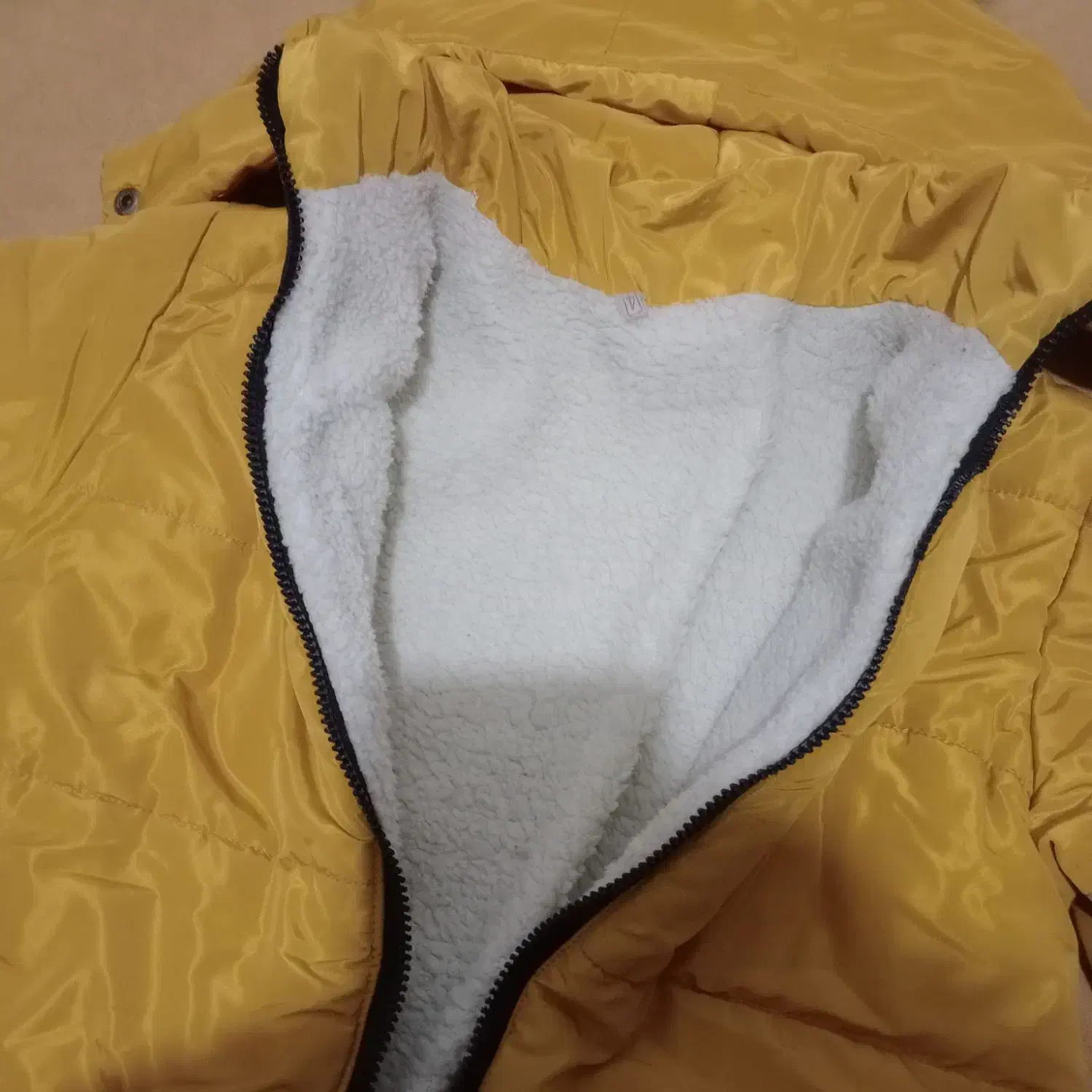 کابشن بچگانه|کفش و لباس بچه|طرقبه, |دیوار