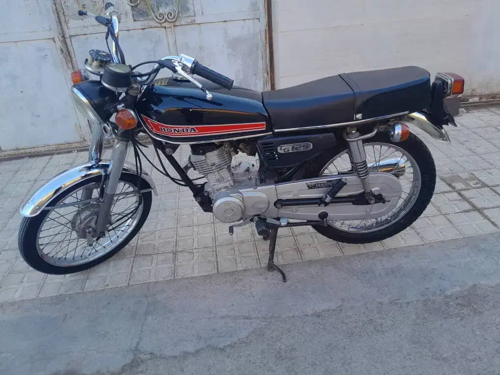 مدل ۸۳|موتورسیکلت|امیدیه, |دیوار