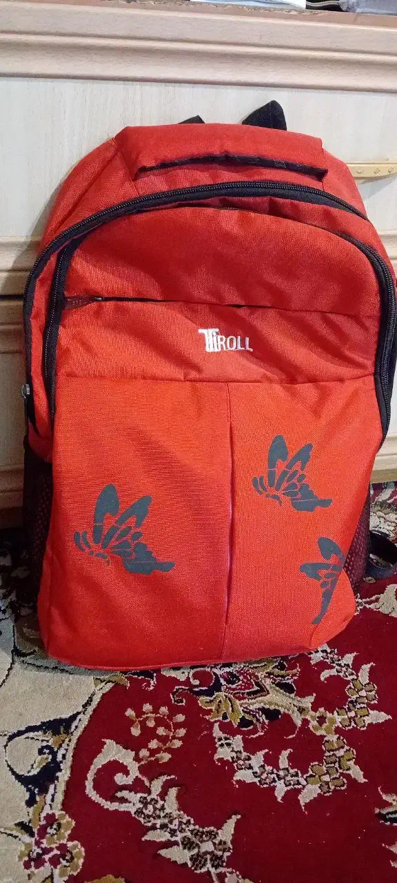 یک کیف کوله ای قرمز سالم اسپرت و تمیز|کیف، کفش، کمربند|مشهد, بلال|دیوار