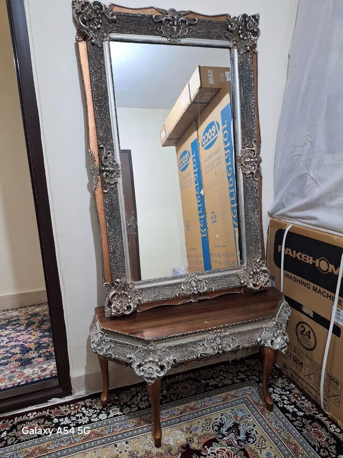 آینه|آینه|شهریار, شهریار|دیوار