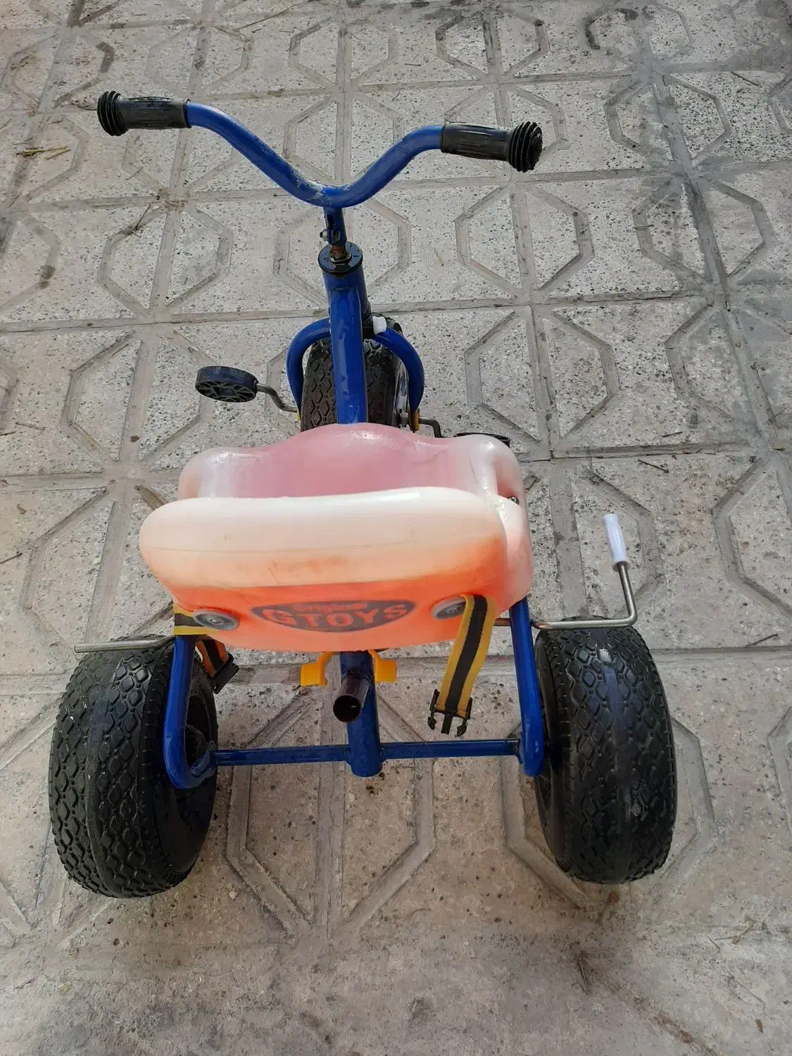 سه چرخ بچه جنس محکم۸۰۰۰۰۰تومان|دوچرخه، اسکیت، اسکوتر|بجنورد, |دیوار