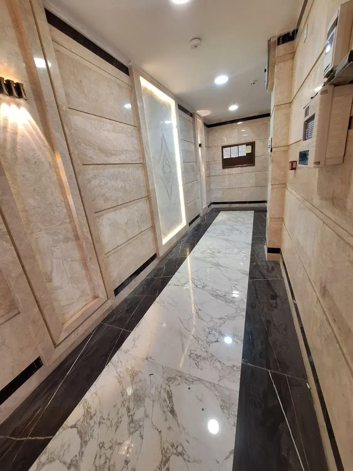 ۱۳۰متر بهمراه ۹۰ متر تراس بزرگ/حاشیه الهیه حیاطدار|فروش آپارتمان|مشهد, الهیه|دیوار