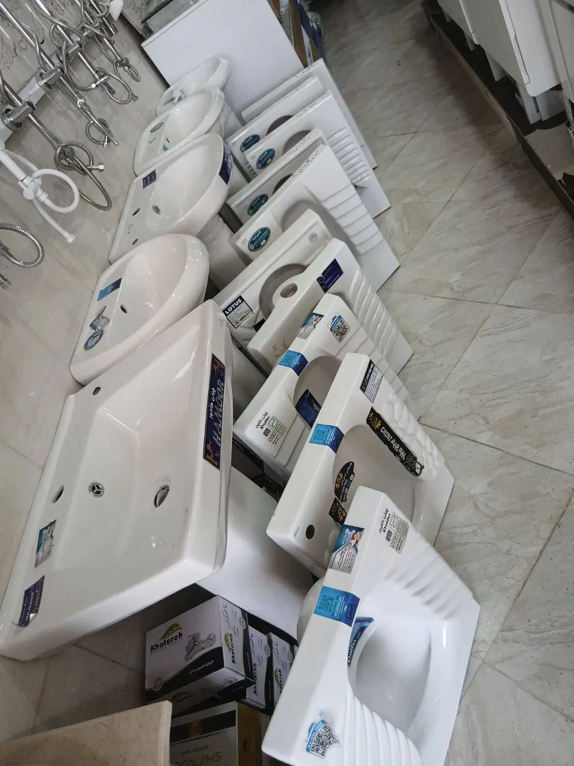 سنگ توالت و روشویی قیمت مناسب|لوازم سرویس بهداشتی|شیراز, شهرک قمشه|دیوار