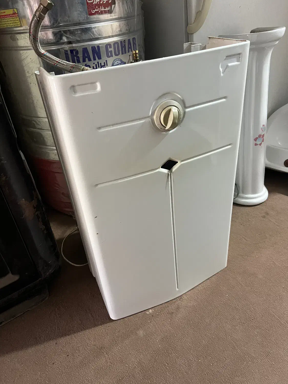 ابگرمکن دیواری در حد نو ضمانتی|آبگرمکن، پکیج، شوفاژ|میاندوآب, |دیوار