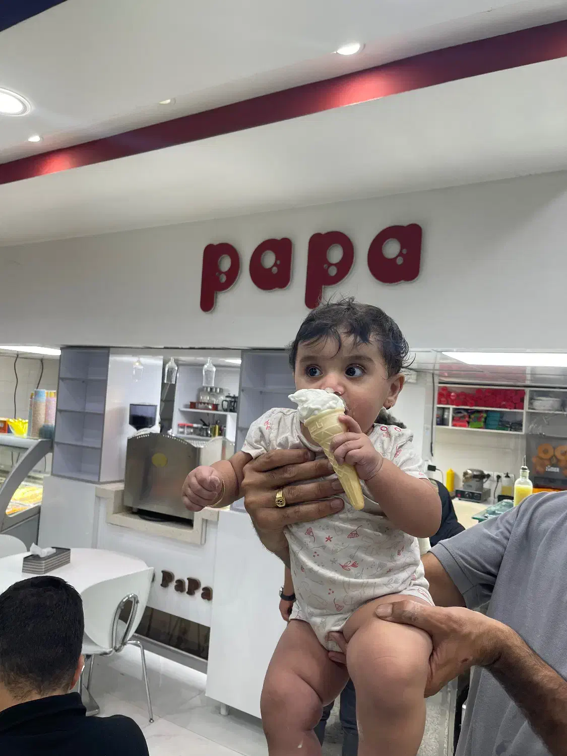 نیروی خانم جهت کار در پاپا بستنی|استخدام خدمات فروشگاه و رستوران|مسجد سلیمان, |دیوار