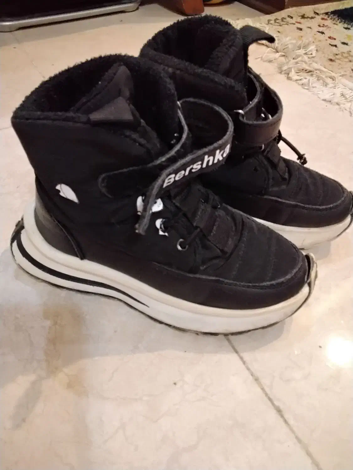 کفش فوتسال (سالنی) ونیم بوت دخترانه|تجهیزات ورزشی|شیراز, آبیاری|دیوار