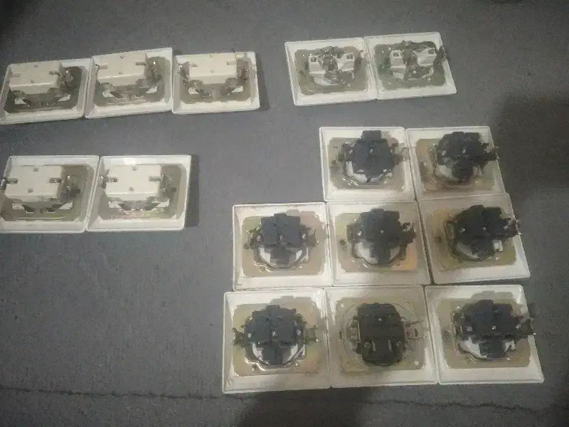 آباژور و کلید و پریز|چراغ خواب و آباژور|اهر, |دیوار