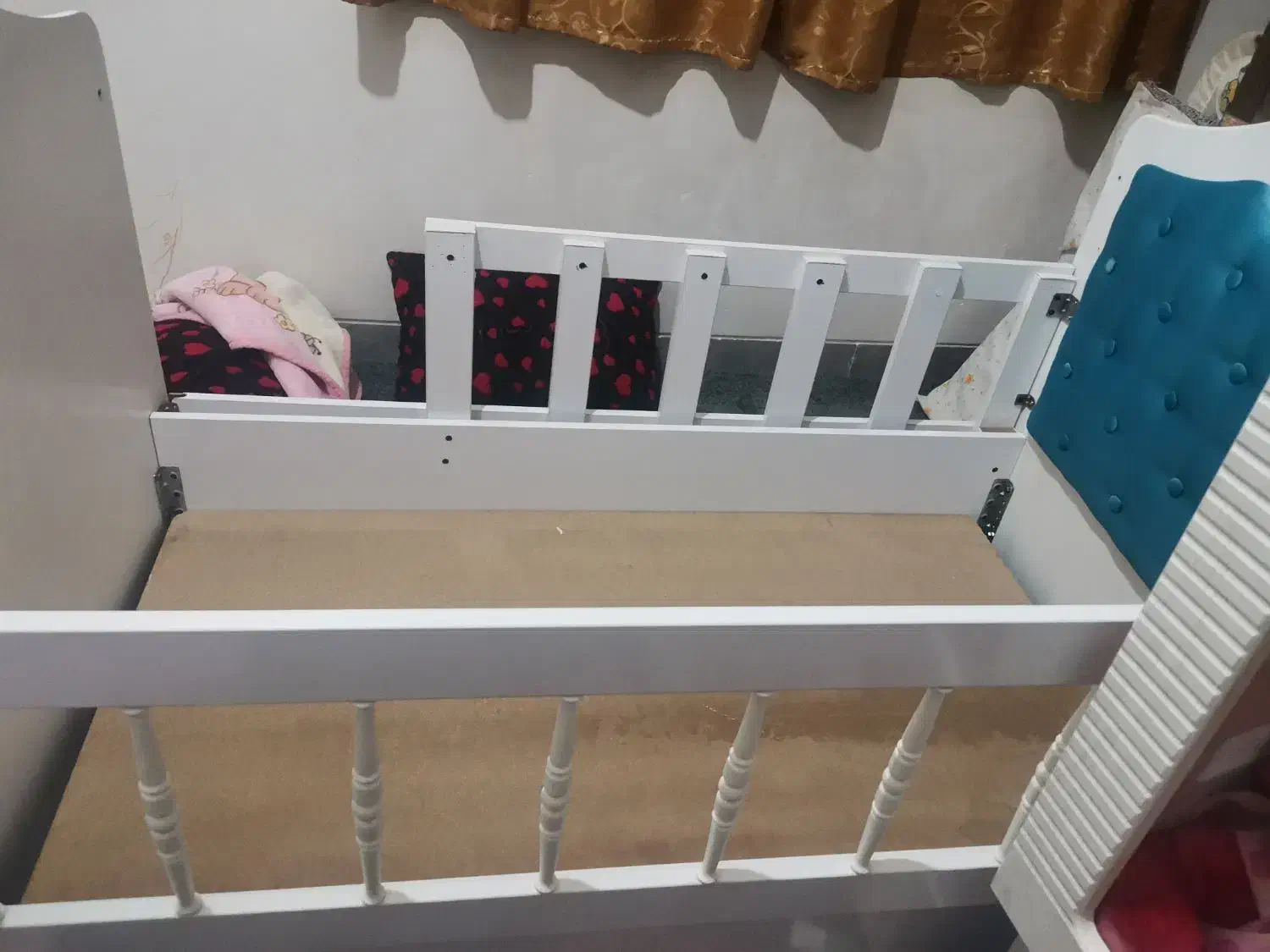 تخت کودک|تخت و صندلی بچه|شیراز, فرگاز|دیوار