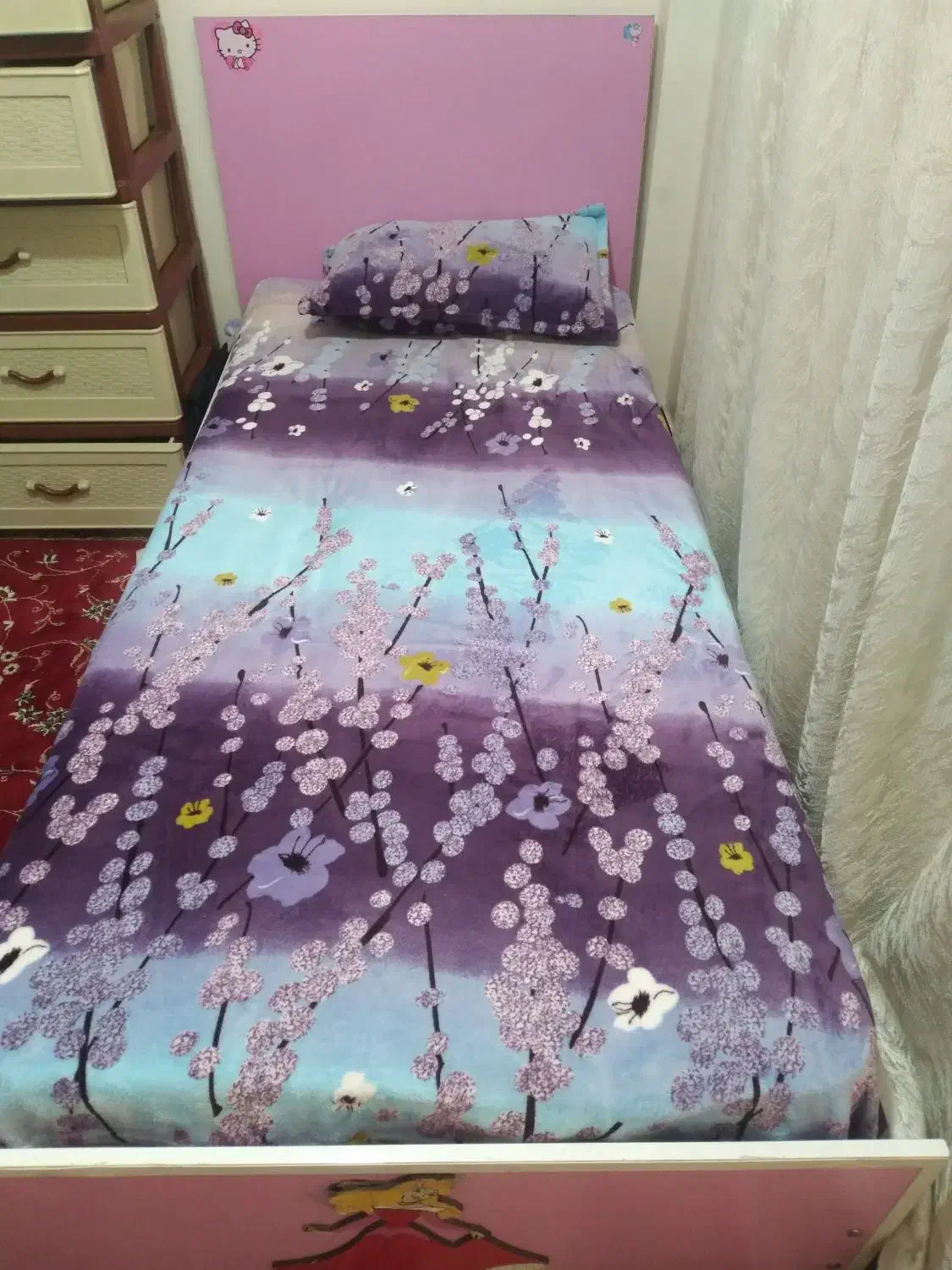 یک عددتخت خواب دخترانه همراه باتشک|تخت و سرویس خواب|اهواز, کمپلو شمالی|دیوار