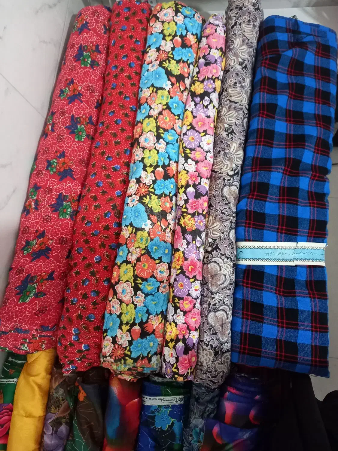 پارچه|لوازم خیاطی و بافتنی|تبریز, |دیوار