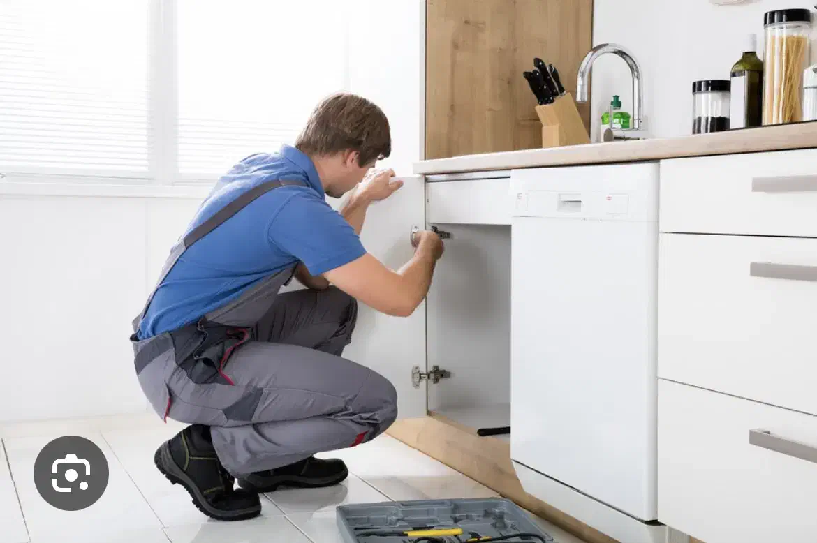 ساخت تعمیر کابینت کمد مصنوعات چوبی دارابی باختر|خدمات پیشه و مهارت|کرمانشاه, |دیوار